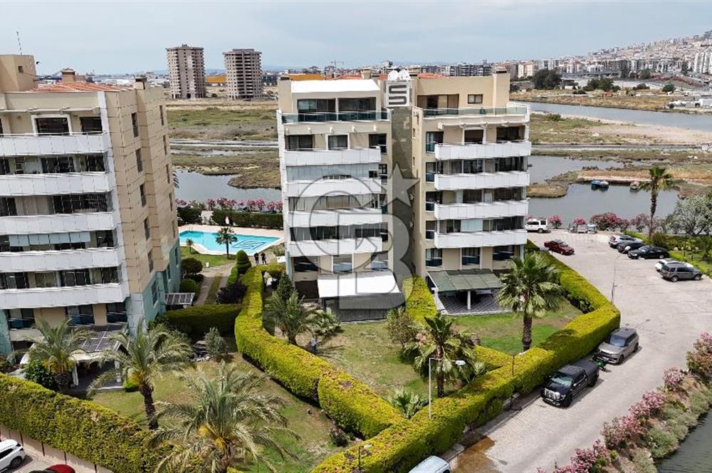 İzmir Mavişehir MAVİADA Sitesinde Kiralık 5+1 Bahçe Dubleksi