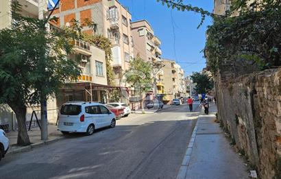 İzmir Konak'ta Deniz Manzaralı Komple Satılık Bina