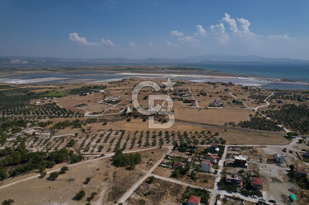 ÇANDARLI MAVİKENT BÖLGESİNDE HARİKA KONUMLU SATILIK İMARLI ARSA