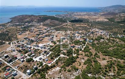 ÇANDARLI MAVİKENT'TE SATILIK VİLLA İMARLI KARE ARSA