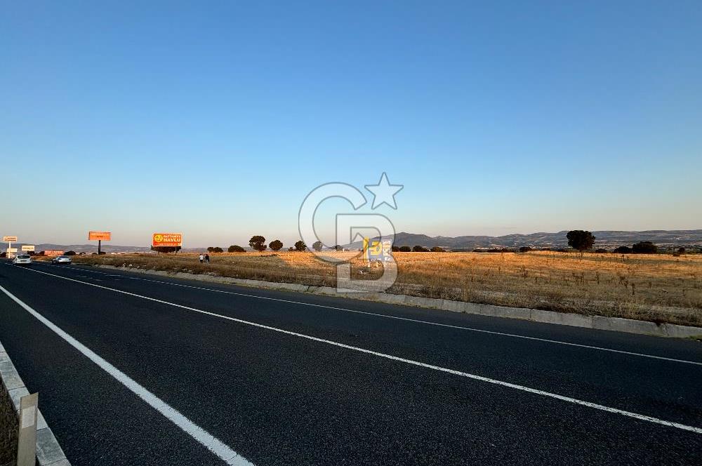 UŞAK İZMİR YOLU ÜZERİ GÜRE MEVKİİNDE SANAYİ KARŞISI YOLA CEPHELİ