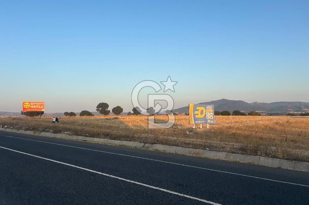 UŞAK İZMİR YOLU ÜZERİ GÜRE MEVKİİNDE SANAYİ KARŞISI YOLA CEPHELİ