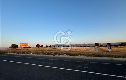 UŞAK İZMİR YOLU ÜZERİ GÜRE MEVKİİNDE SANAYİ KARŞISI YOLA CEPHELİ