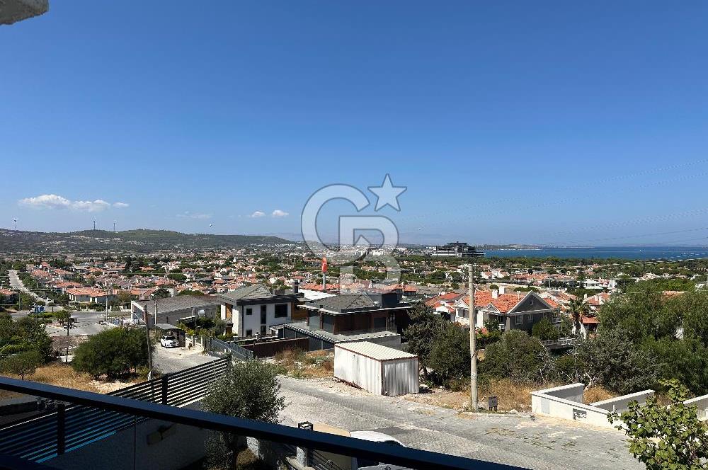 Alaçatı Panaromik Deniz Manzaralı 8+2 Tripleks Havuzlu Villa