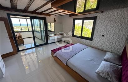 Alaçatı Panaromik Deniz Manzaralı 8+2 Tripleks Havuzlu Villa