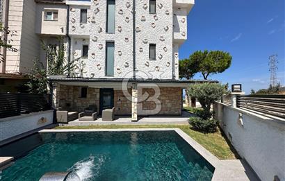 Alaçatı Panaromik Deniz Manzaralı 8+2 Tripleks Havuzlu Villa