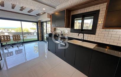 Alaçatı Panaromik Deniz Manzaralı 8+2 Tripleks Havuzlu Villa