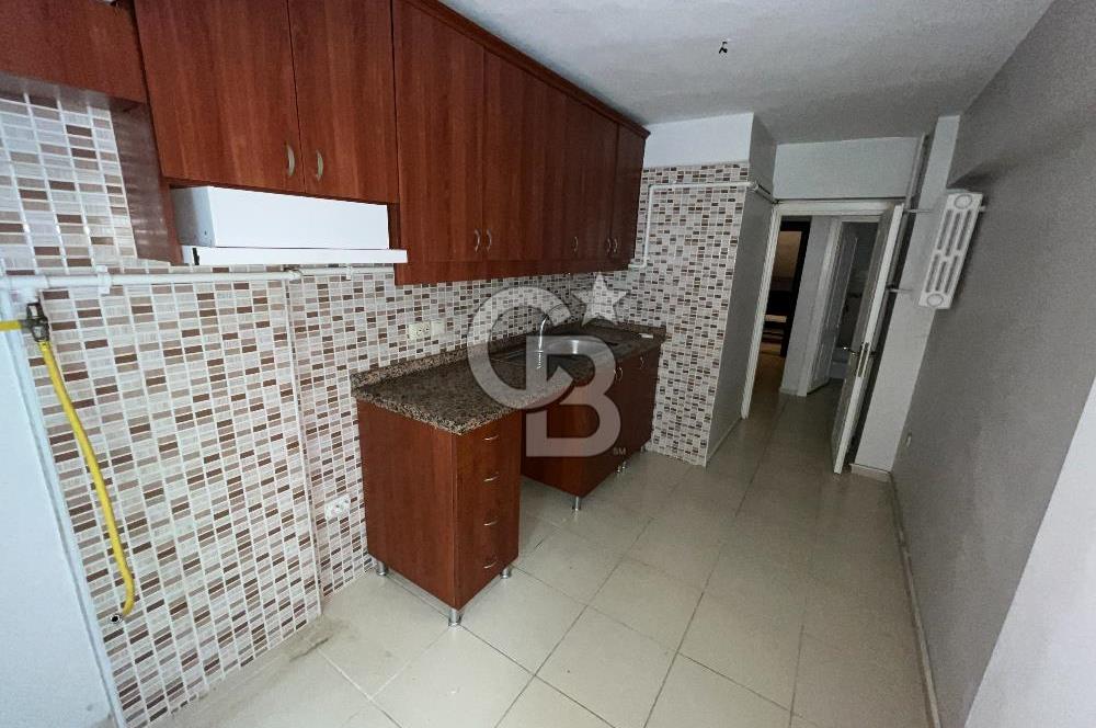 Acıbadem Sabancı 2 Sitesinde Kapalı Balkonlu 2+1 Kiralık Daire