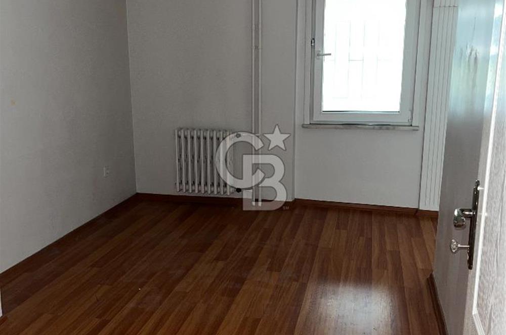 Acıbadem Sabancı 2 Sitesinde Kapalı Balkonlu 2+1 Kiralık Daire