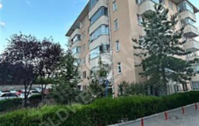 COLDWELL BANKER VİP'TEN CADDE ÜSTÜ KÖŞE SATILIK 2+1 DAİRE