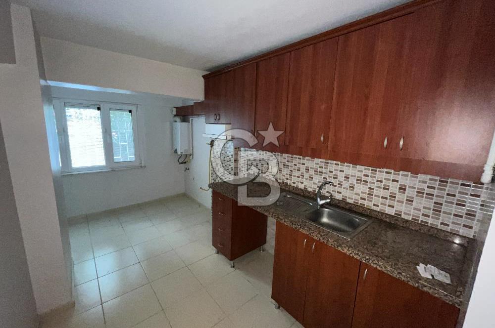 Acıbadem Sabancı 2 Sitesinde Kapalı Balkonlu 2+1 Kiralık Daire