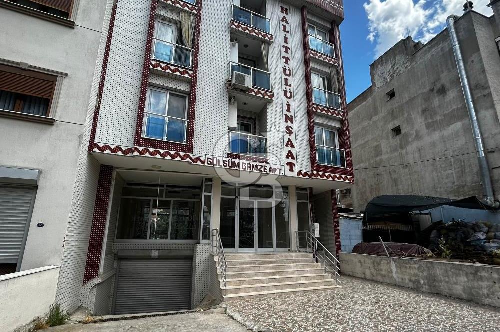 İzmir Karabağlar Fikri Altay Cebesoy Mahallesinde  2+1 Kiralık Daire 