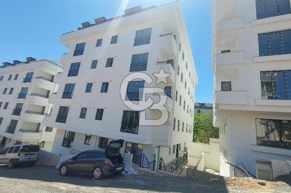 Çekmeköy Merkez mahallesi Beyazevler sitesinde Kiralık Geniş 2+1