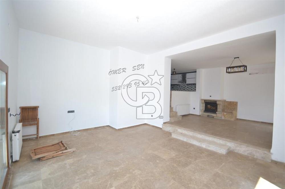 YALIKAVAK’ ta 220 m2 / 3+1/ DENİZE 300 mt. YILLIK KİRALIK