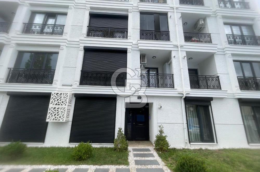 Büyükçekmece Sahil'de havuzlu sitede 2+1 sıfır daire