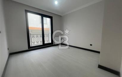 Büyükçekmece Sahil'de havuzlu sitede 2+1 sıfır daire