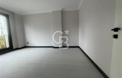 Büyükçekmece Sahil'de havuzlu sitede 2+1 sıfır daire