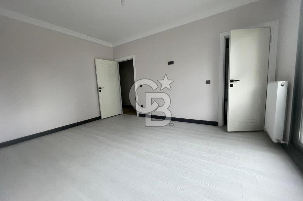 Büyükçekmece Sahil'de havuzlu sitede 2+1 sıfır daire