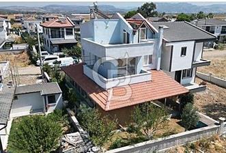 Ayvalık Altınova' da 5+1 Satılık Triplex Villa