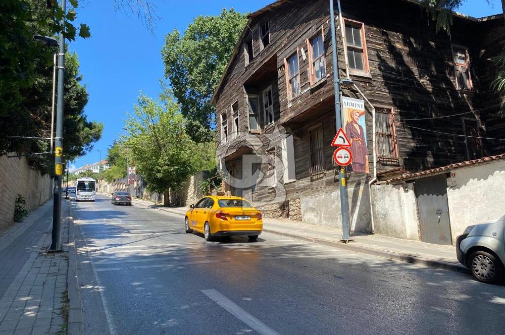 İstanbul Çamlıca  Kısıklı da KÖŞK