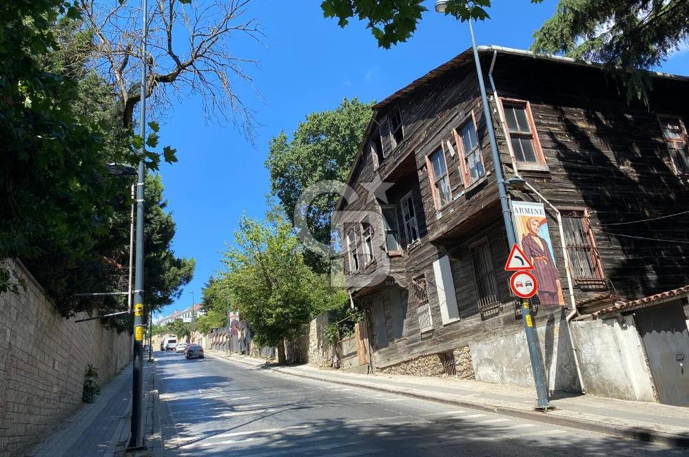 İstanbul Çamlıca  Kısıklı da KÖŞK