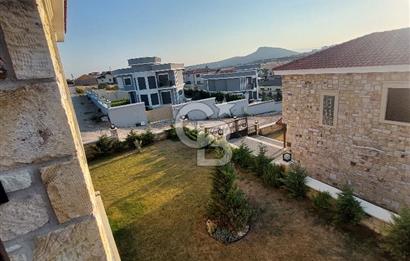 Foça’da Foçaköy’de Satılık Lüx Taş Villa