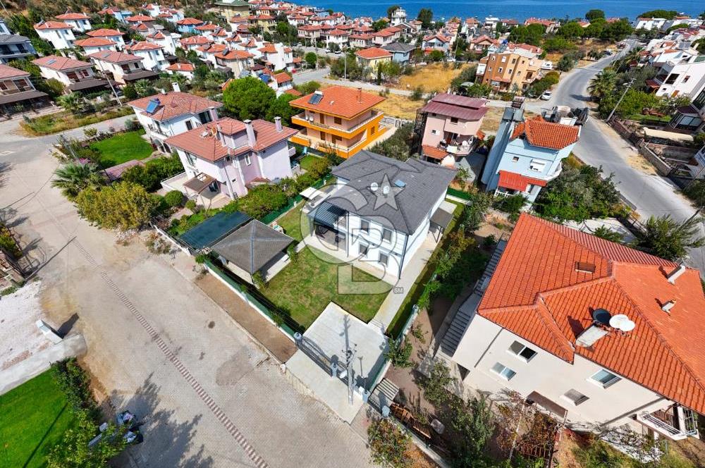 AYVALIK ARMUTCUK'TA HAVUZLU MÜSTAKİL VİLLA