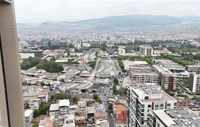 İzmir, Bornova, 2.Sanayi Sitesin'de Köşe Konumda Satılık Dükkan