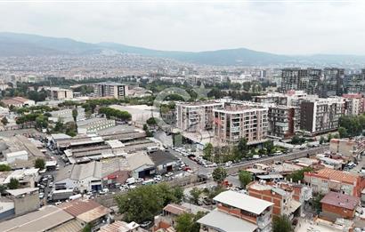 İzmir, Bornova, 2.Sanayi Sitesin'de Köşe Konumda Satılık Dükkan