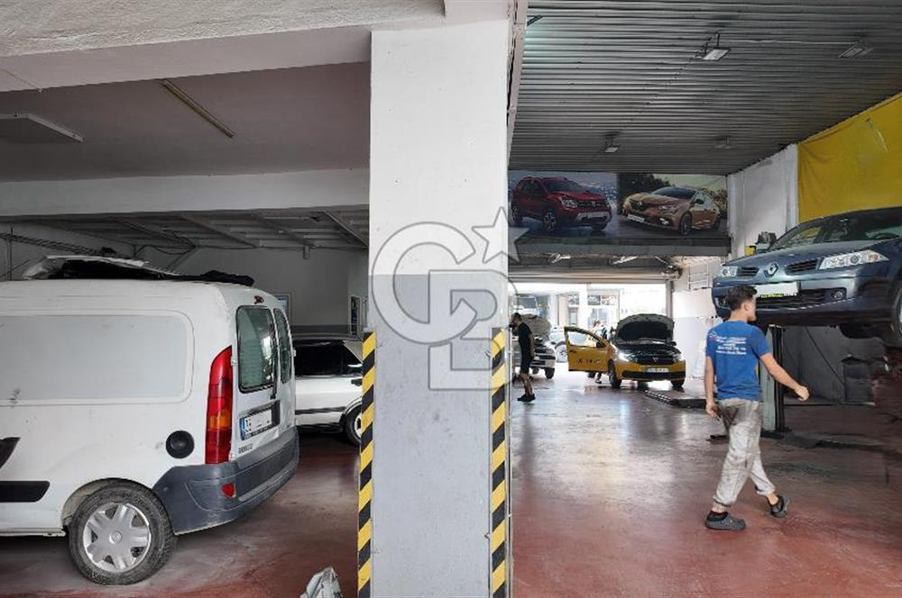 İzmir, Bornova, 2.Sanayi Sitesin'de Köşe Konumda Satılık Dükkan