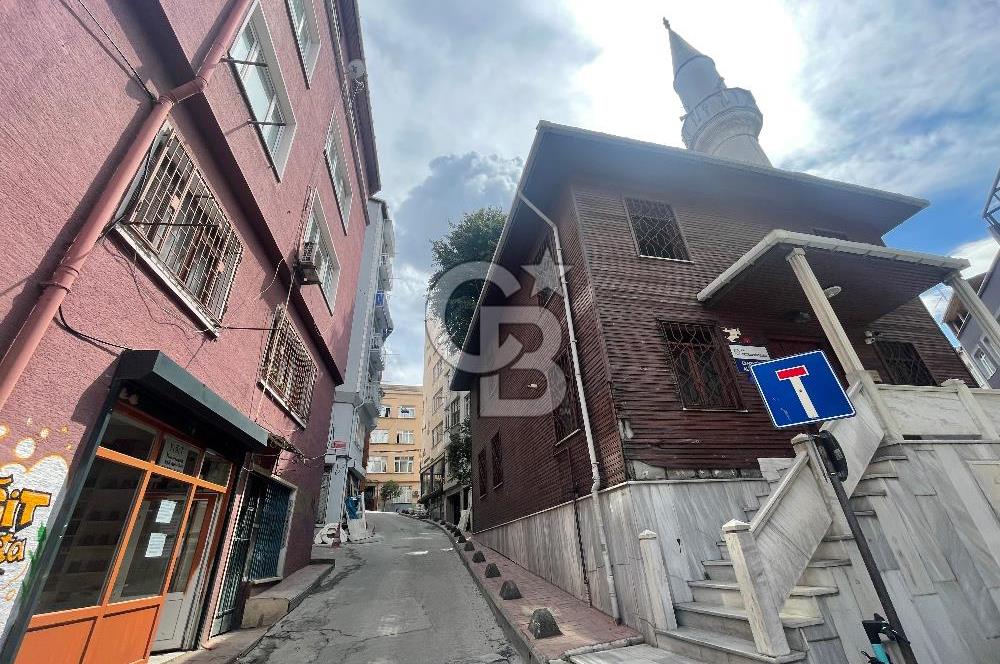 BEYOĞLU CİHANGİR FİRUZAĞA'DA SATILIK 2+1 FIRSAT EŞYALI DAİRE