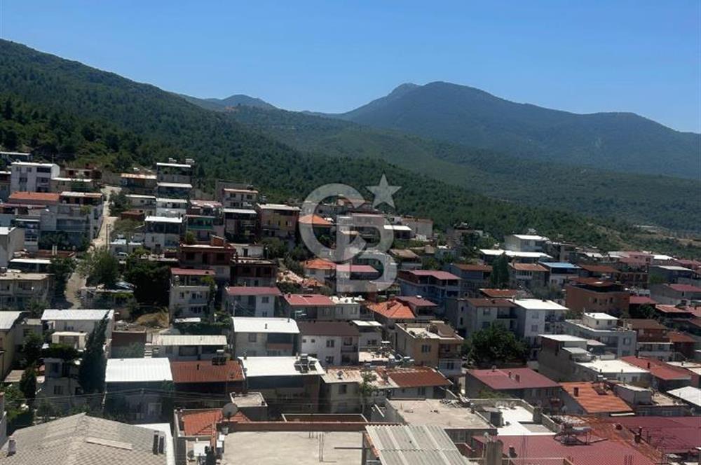 BORNOVA YEŞİLÇAM MAHALLESİNDE SATILIK 3 KATLI BİNA