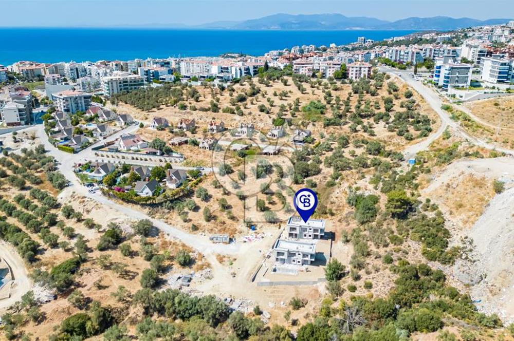 Kuşadası Ege Mah de satılık 4+1 özel havuzlu tam müstakil villa