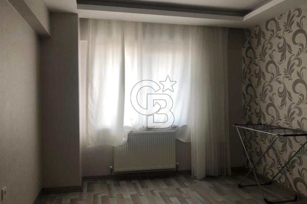 CADDE ÜZERİ SATILIK 2+1 YAPILI DAİRE