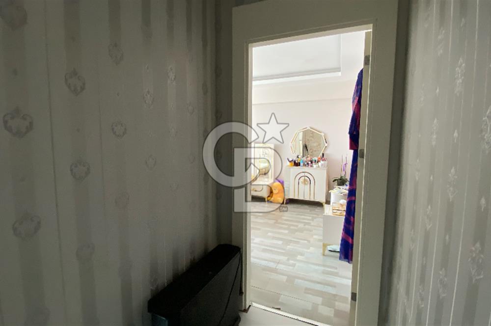 CADDE ÜZERİ SATILIK 2+1 YAPILI DAİRE