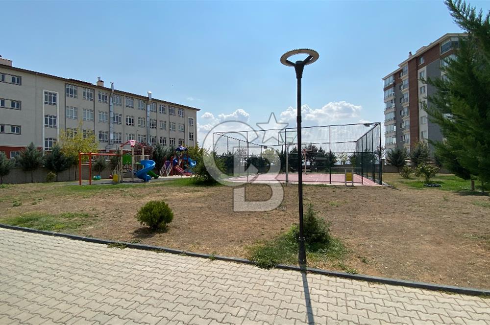 CADDE ÜZERİ SATILIK 2+1 YAPILI DAİRE