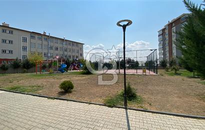 CADDE ÜZERİ SATILIK 2+1 YAPILI DAİRE