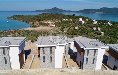 Kıyıkışlacık'ta deniz manzaralı lüks tripleks villa