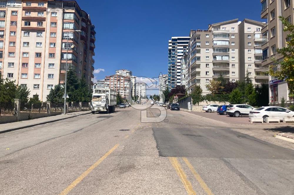 EGE MAH. CADDE YAKINI ASANSÖRLÜ OTOPARKLI 3+1 KİRALIK DAİRE