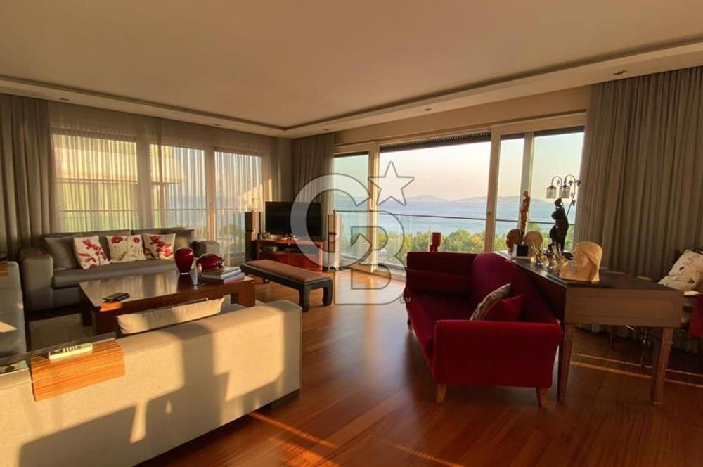 CADDEBOSTAN SAHİLDE MUHTEŞEM LOKASYON'DA SATILIK 3+1 DAİRE