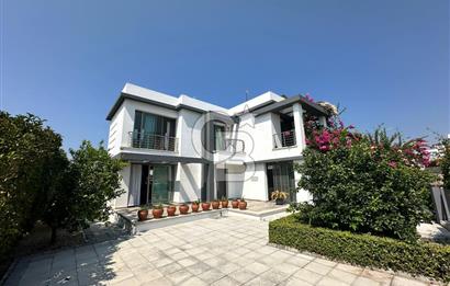 Girne Alsancak'ta 4+1, Modern Tasarım, Geniş Bahçeli Satılık Villa