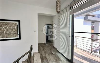 Girne Alsancak'ta 4+1, Modern Tasarım, Geniş Bahçeli Satılık Villa