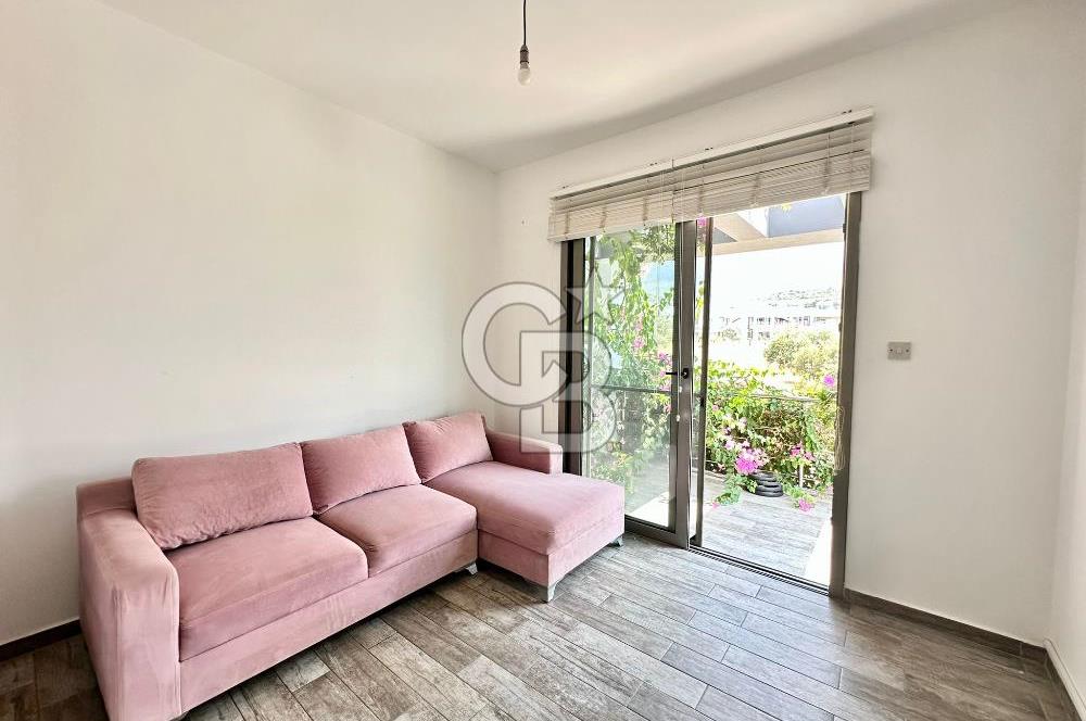 Girne Alsancak'ta 4+1, Modern Tasarım, Geniş Bahçeli Satılık Villa