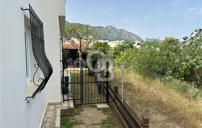 Girne Karaoğlanoğlu’nda Ortak Havuzlu Sitede 3+1, Satılık Dubleks Villa