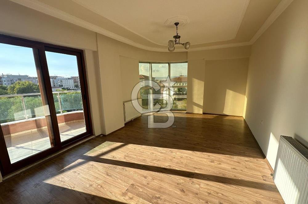 Manisa Megalarda 75 m2 Geniş 1+1 Kiralık Lüks Daire