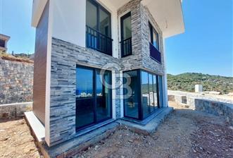 Site içinde deniz manzaralı villa