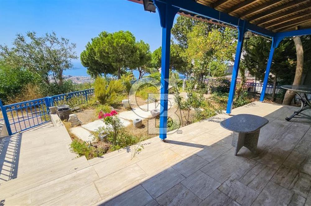 Kuşadası Deniz Manzaralı Villa