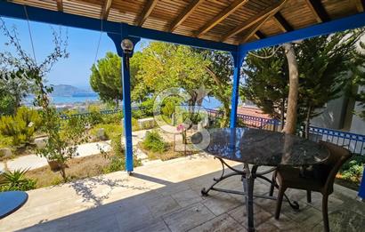 Kuşadası Deniz Manzaralı Villa