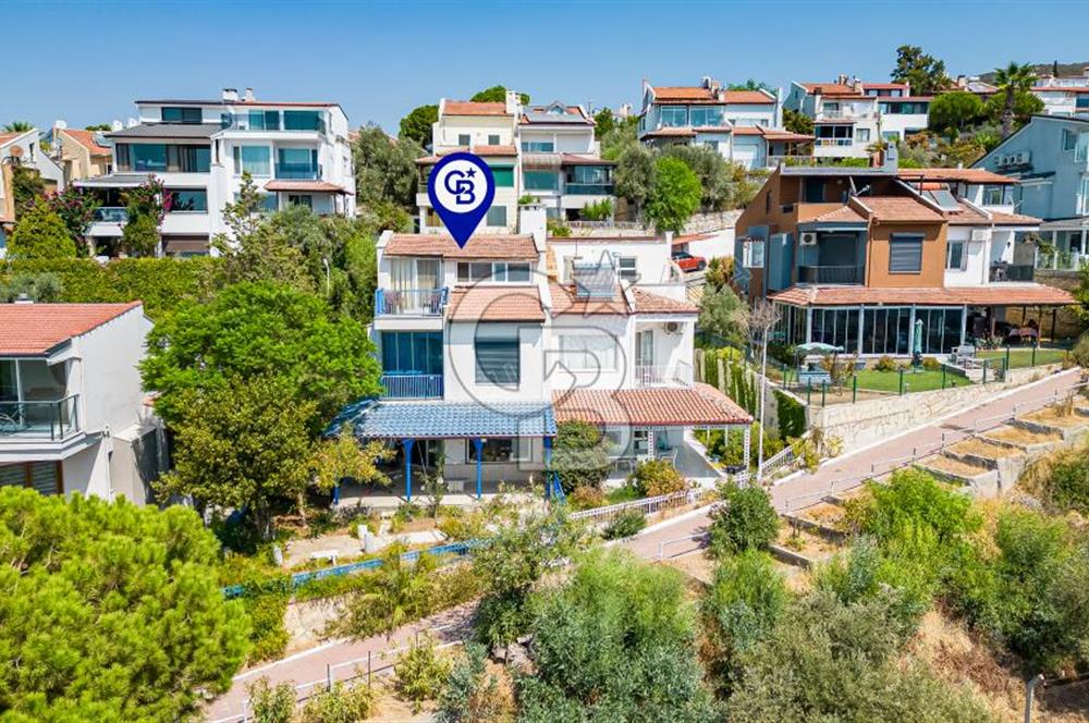 Kuşadası Deniz Manzaralı Villa