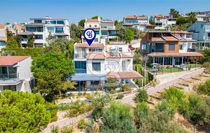 Kuşadası Deniz Manzaralı Villa